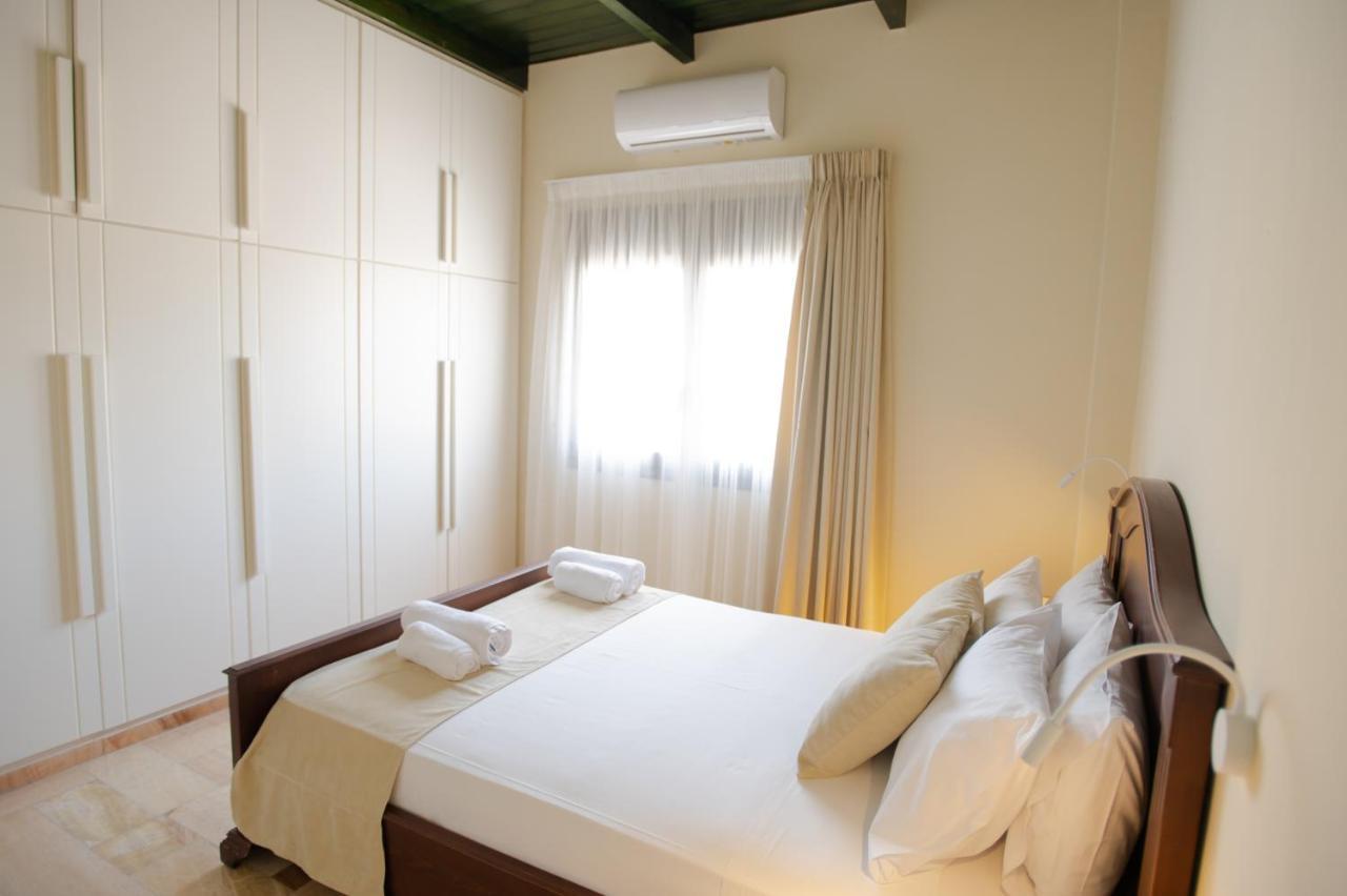 Marble Luxury Suites Karteros Exterior foto