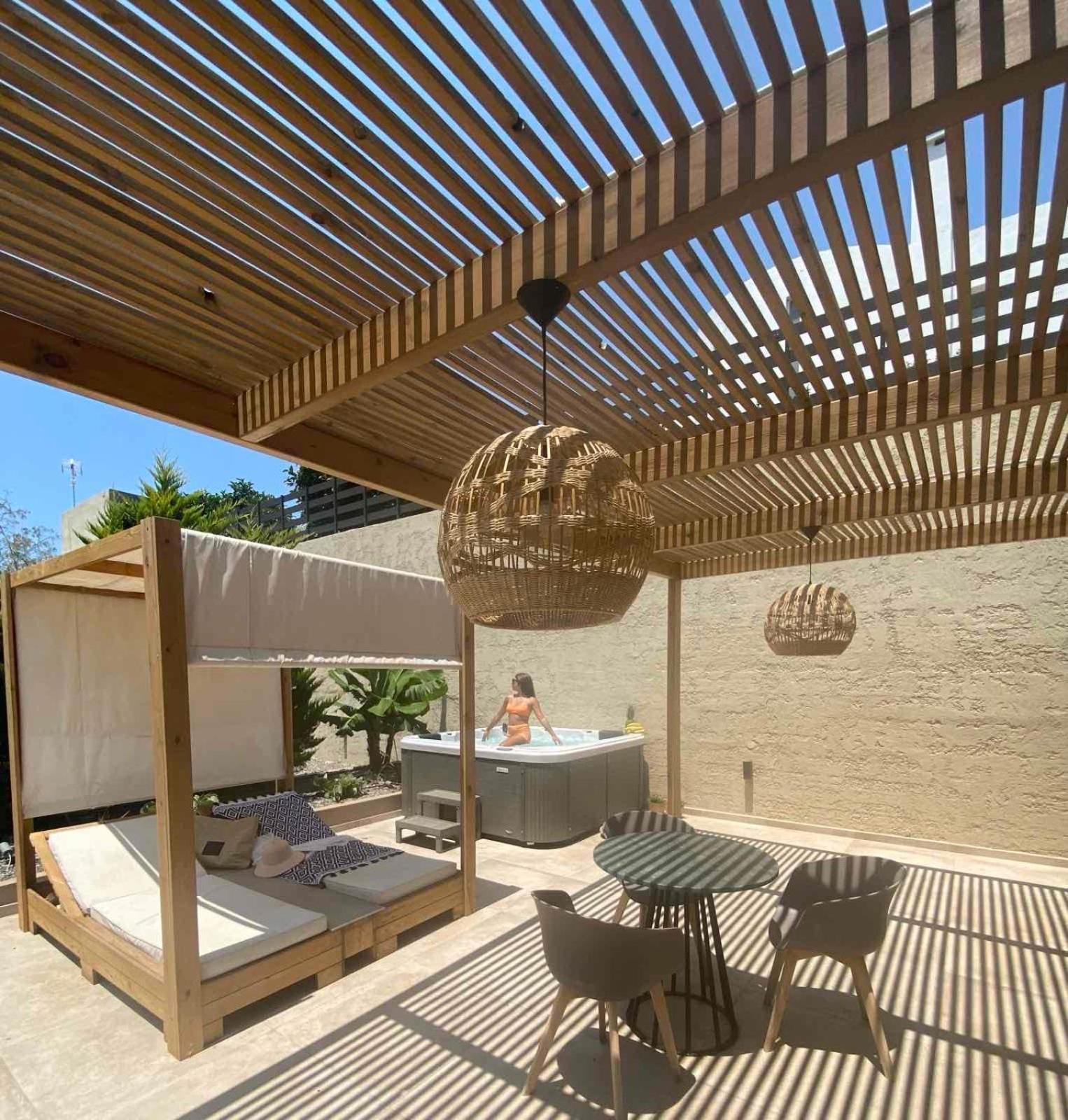 Marble Luxury Suites Karteros Exterior foto